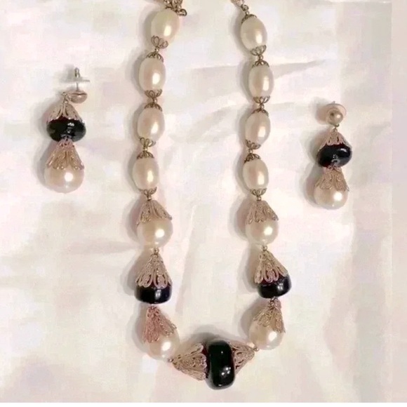 Macy’s Cream and Dark Blue Pearl Necklace Set - Picture 2 of 2